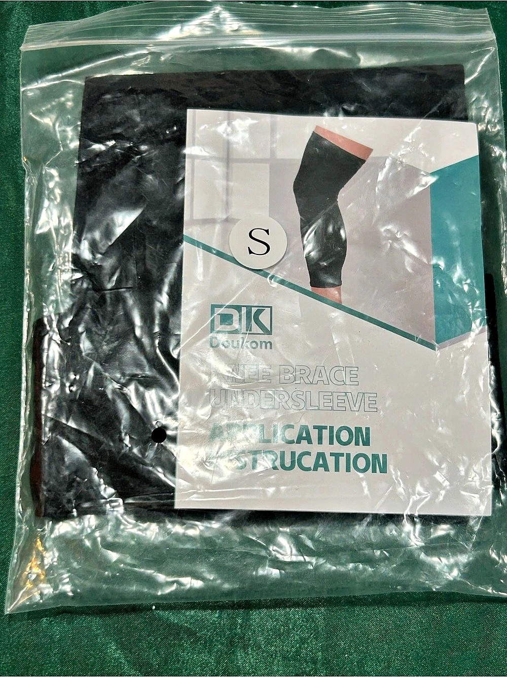 DK Custom Arm Sleeve Black Small Athletic NWT